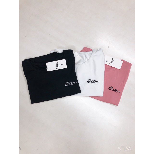 [Mã FASHIONT4WA2 giảm 10K đơn 50K] áo thun croptop thêu chữ Di cá tính | BigBuy360 - bigbuy360.vn