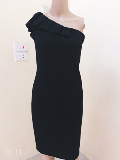 Váy lệch vai bèo