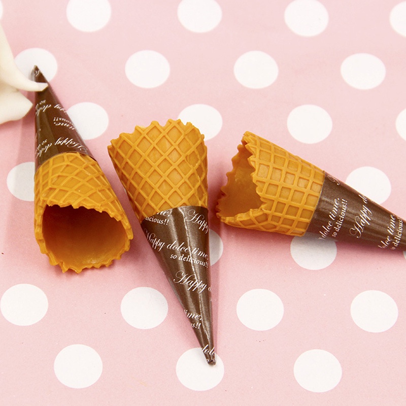 Đồ chơi mô phỏng hình cây kem ốc quế cho bé