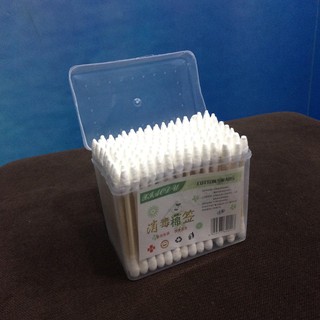 Hộp bông ngoáy tai chữ nhật.