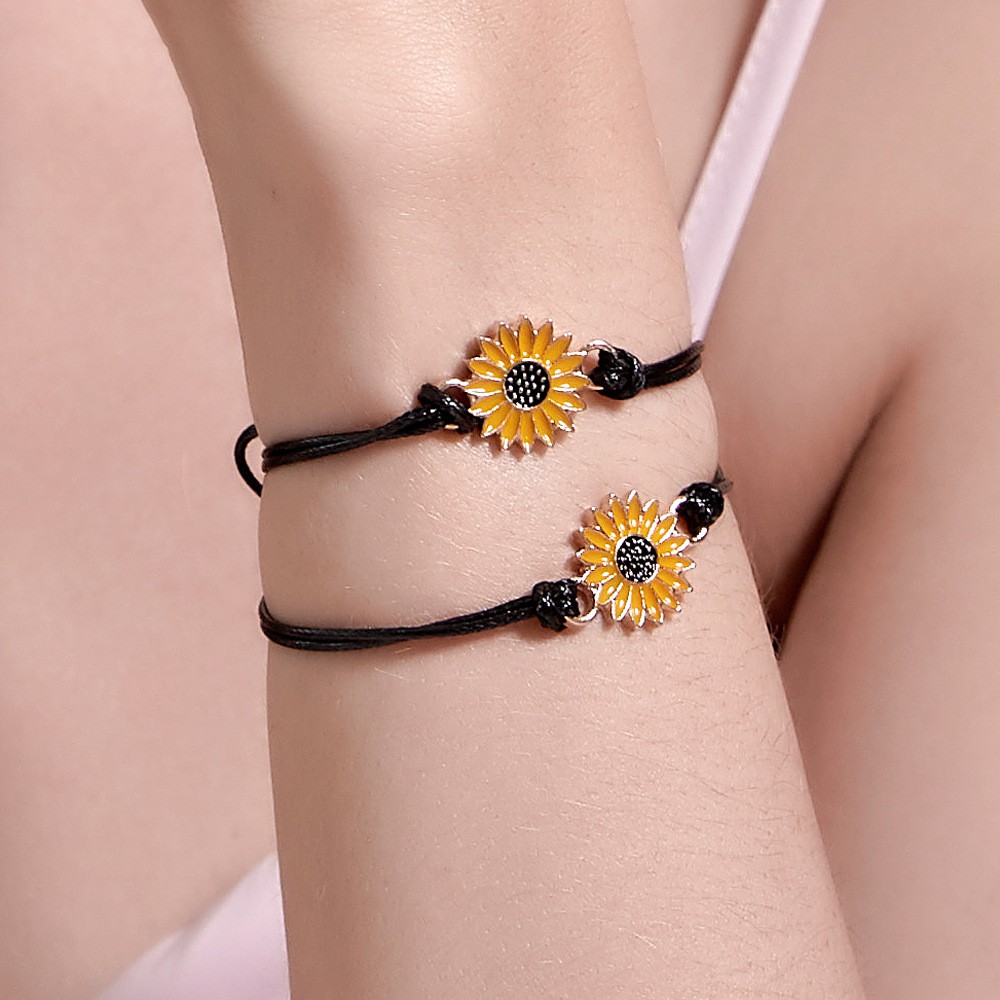 Chrysanthemum Pendant Bracelet