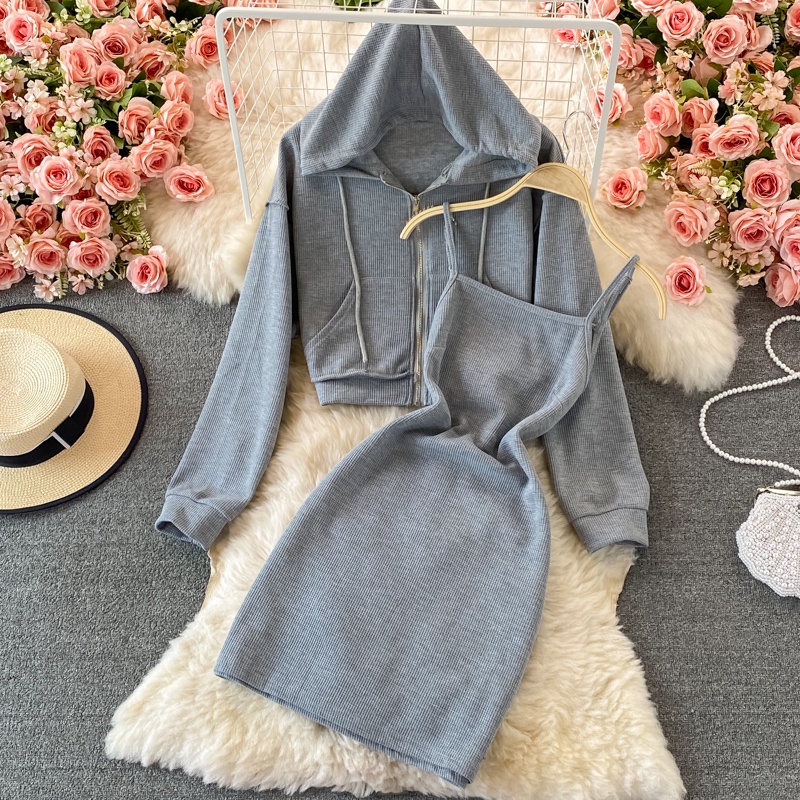 Đầm len dệt kim có mũ, váy 2 dây và áo khoác nữ tính Đ924