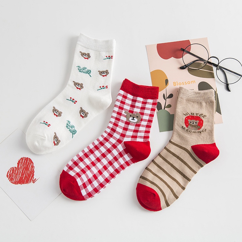 Tất vớ nữ cổ cao - tất vớ cotton mỏng thoáng hoạ tiết gấu đỏ phong cách Hàn Quốc dễ thương