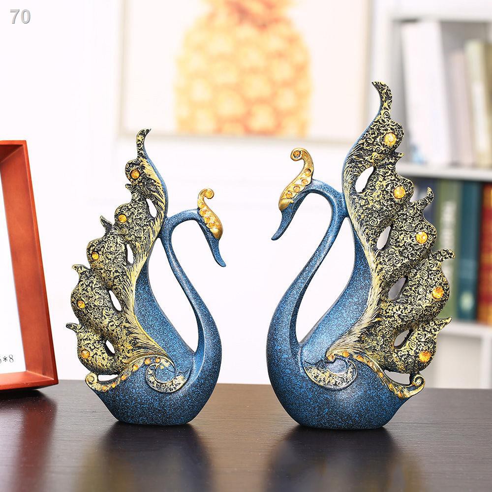Tượng trang trí nhà cửa sang trọng