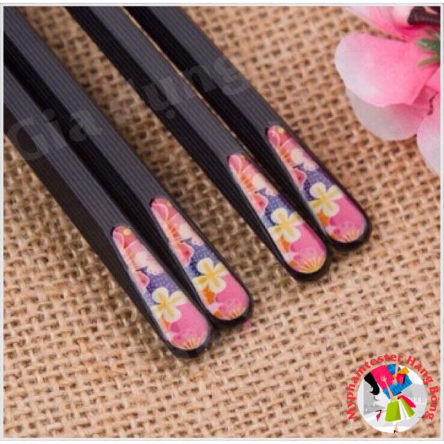 Set 5 đôi đũa nhựa tăm hoa anh đào kiểu Nhật