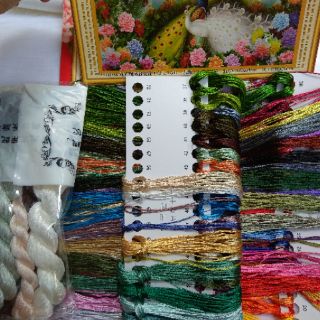 Tranh thêu chữ thập đôi công chỉ lụa chỉ thường