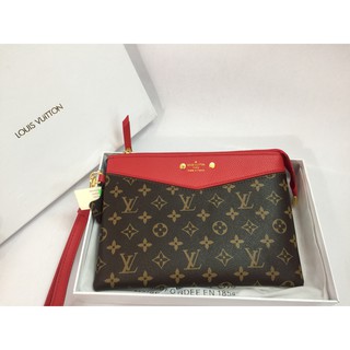 Clutch Cầm Tay LV