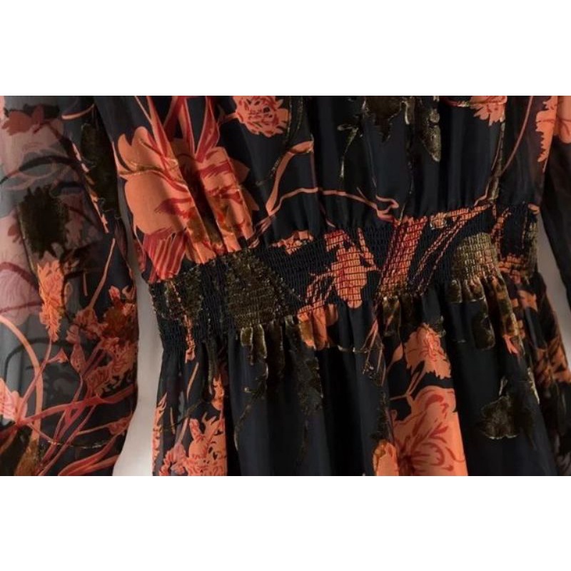 Váy hoa của kim pass