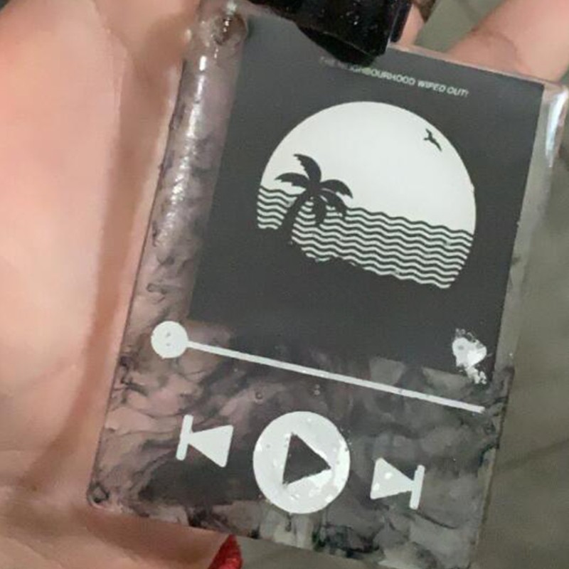 Khuôn silicone làm mặt dây chuyền hình máy nghe nhạc sáng tạo