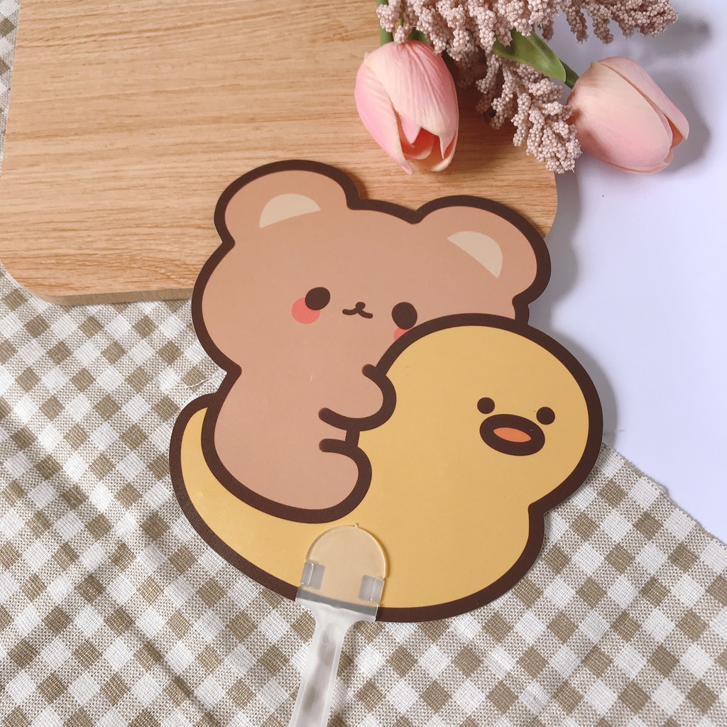 Quạt nhựa cầm tay xua tan nắng hè nhiều hình cute