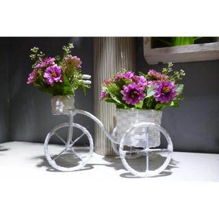 Xe đạp nhựa giả mây cắm hoa trang trí nhà cửa (không kèm hoa)