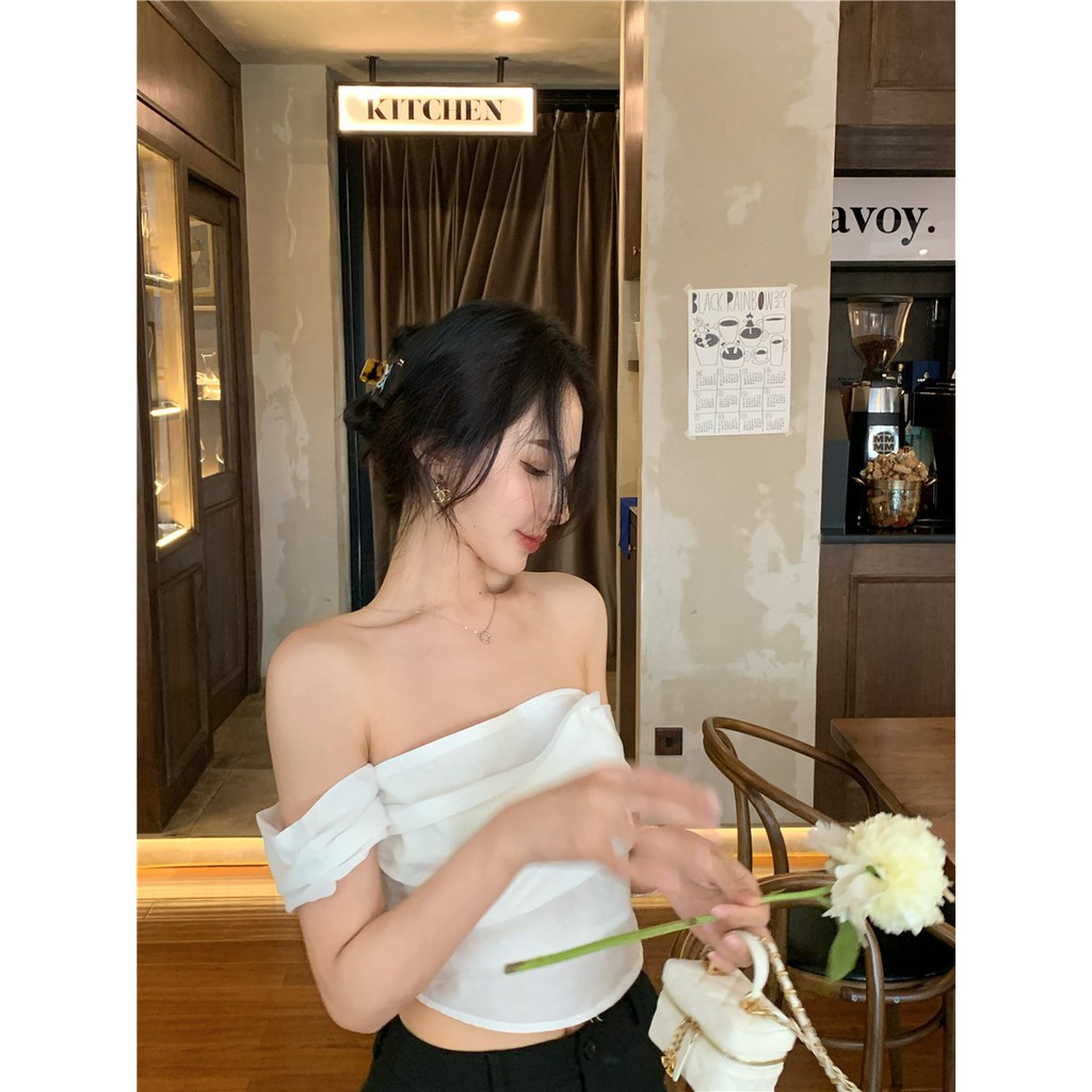 Áo trễ vai phong cách ngọt ngào siêu xinh. | BigBuy360 - bigbuy360.vn