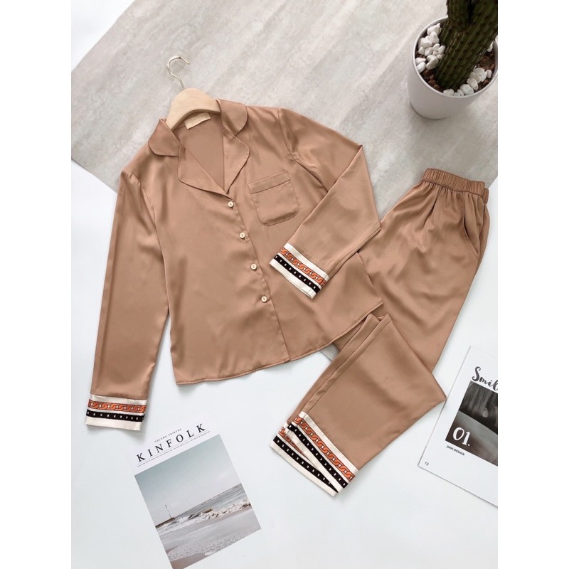 Lụa Bambi giá 580.000 giảm còn 470.000- Size S.