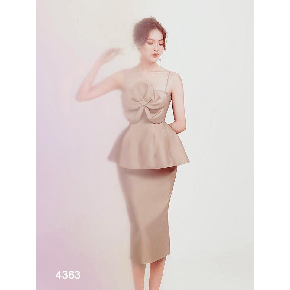 Đầm peplum đính bông dự tiệc