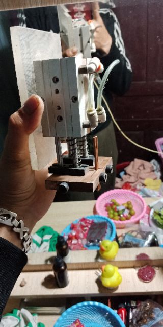 Trụ hàn cell pin xi lanh khí nén