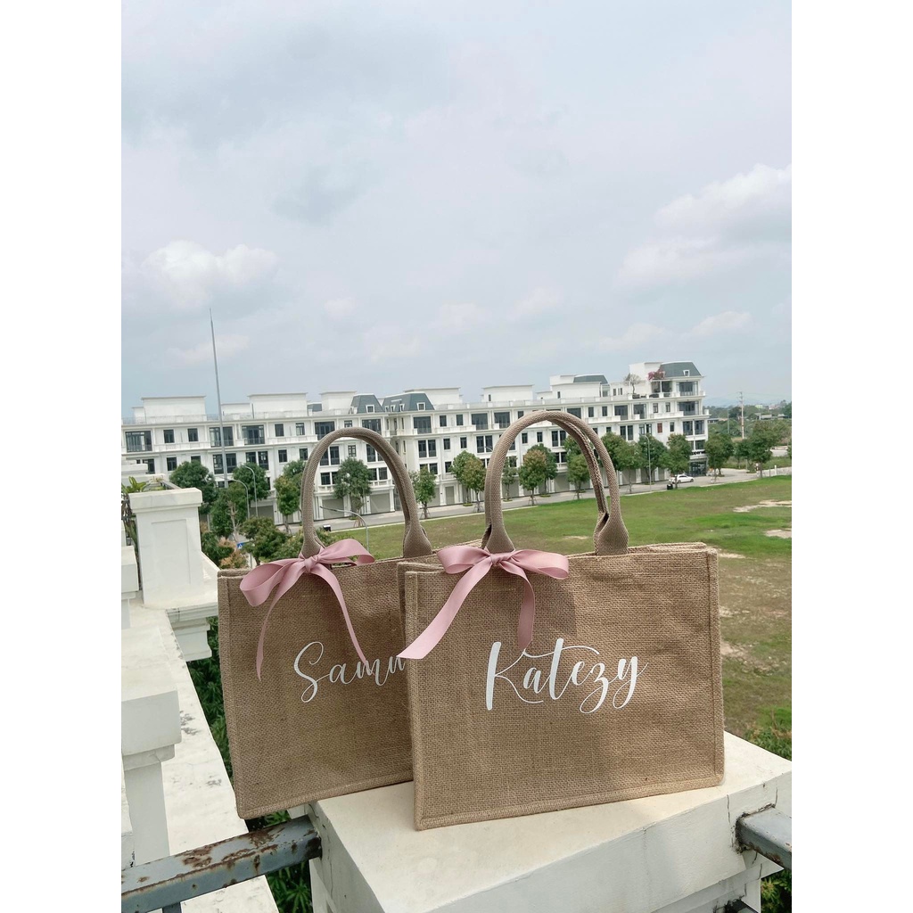 Túi Cói In Tên Riêng Kèm Nơ Thời Trang Theo Yêu Cầu Đeo Vai Đi Biển, Đi Du Lịch Mang phong cách cá nhân