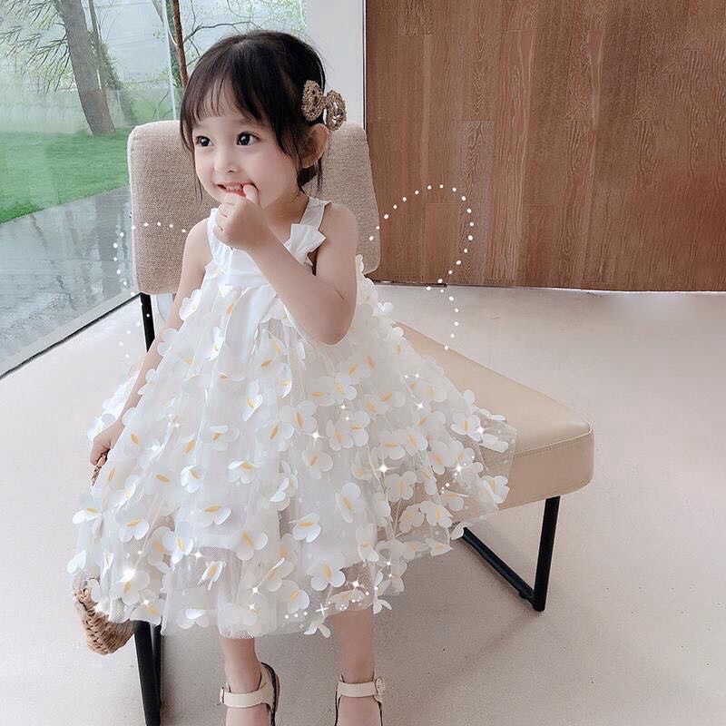 vây công chúa xinh xắn cho bé