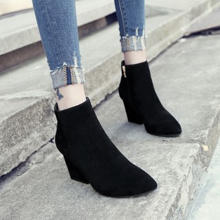 Boot cao cổ đế vuông da lộn