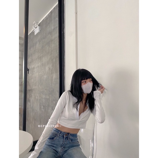 Áo croptop tay dài cổ V