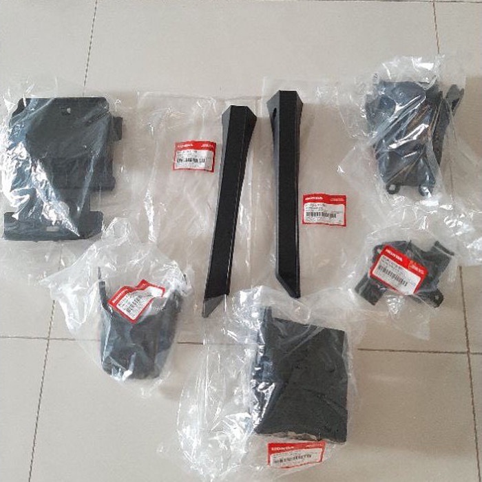 Bộ nhựa nhám xe dream zin honda chính hãng 6 món.