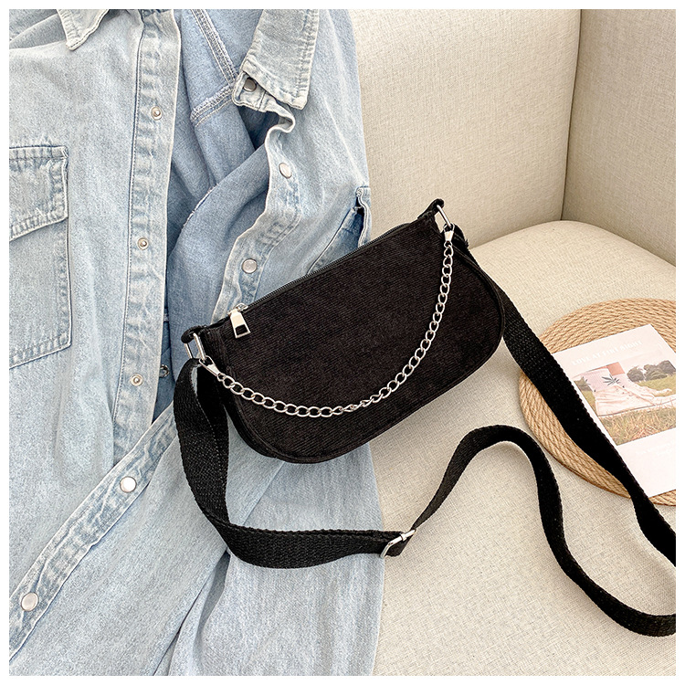 Túi đeo vai IELGY màu đen phối xích đơn giản phong cách Hàn Quốc dễ phối đồ cho nữ