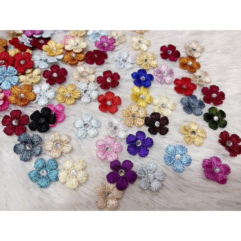 Gói 20 hoa thêu sẵn mix nhiều màu bông mai nhụy xoàn lấp lánh đính kết áo quần đẹp 1.6cm