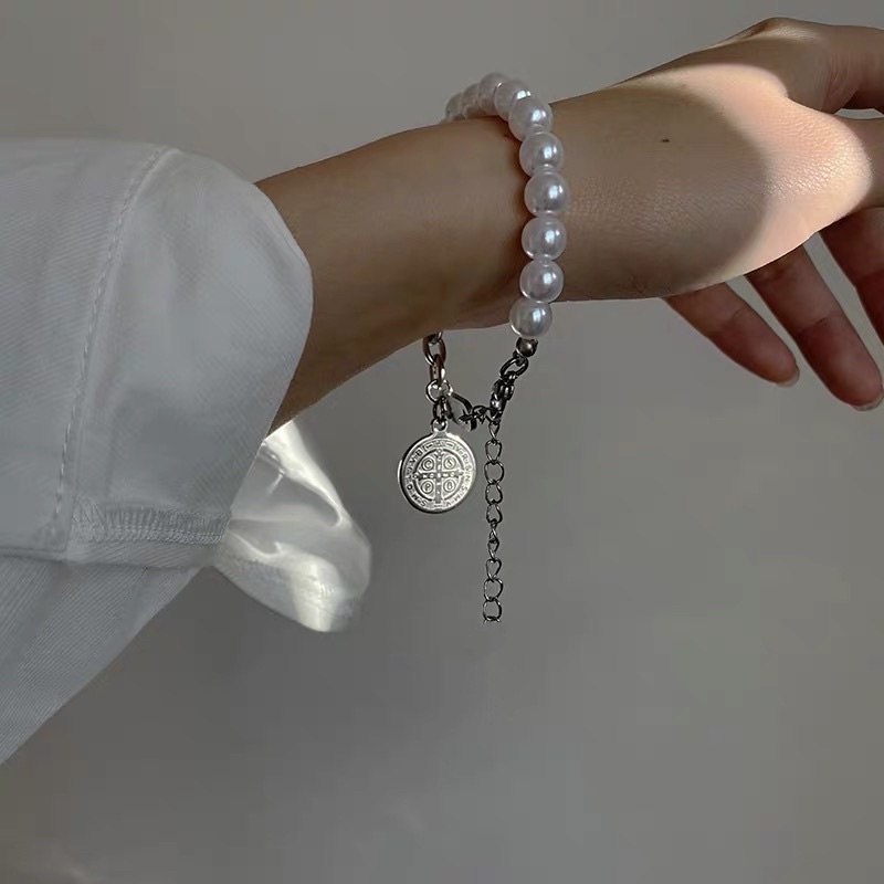 Dây chuyền ngọc trai nhân tạo phong cách Hàn Quốc.