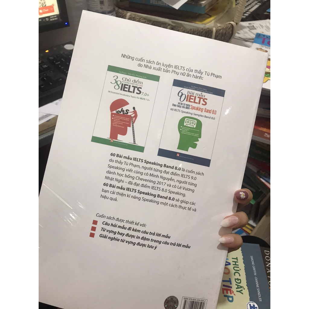 Sách - 60 bài mẫu Ielts và bộ từ vựng theo từng chủ điểm Speaking Band 8.0 ( NXB Phụ Nữ ) - Tặng kèm bookmark