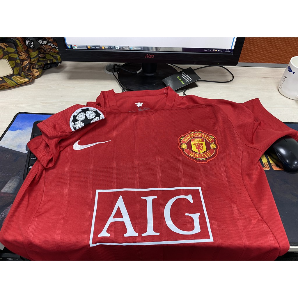 Bộ quần áo bóng đá MU mùa 2008 huyền thoại