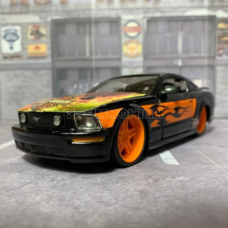 Mô hình xe Ford Mustang Harley Edition 1:24 Maisto