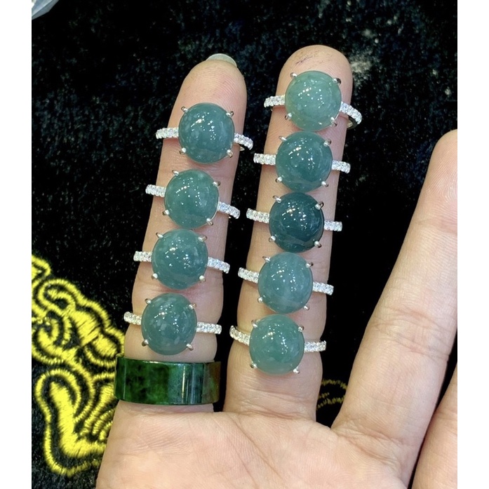Nhẫn lam ngọc xinh xắn