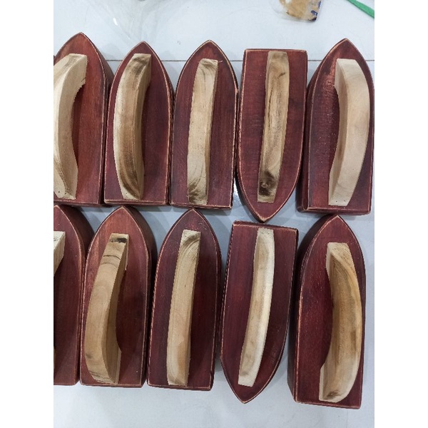 (GIÁ RẺ)BÀN LÀ GỖ THỢ MAY(CÓ SẴN) BÀN ỦI GỖ