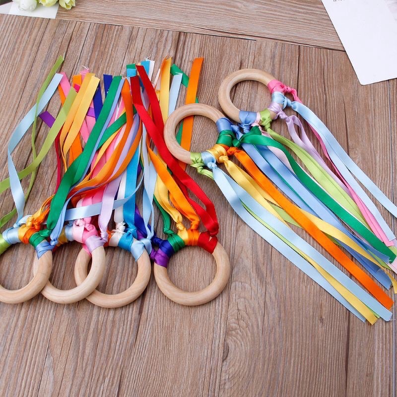 Đồ chơi treo nôi, Vòng gỗ Montessori giúp bé tập cầm nắm, phát triển thị giác, nhận biết màu sắc