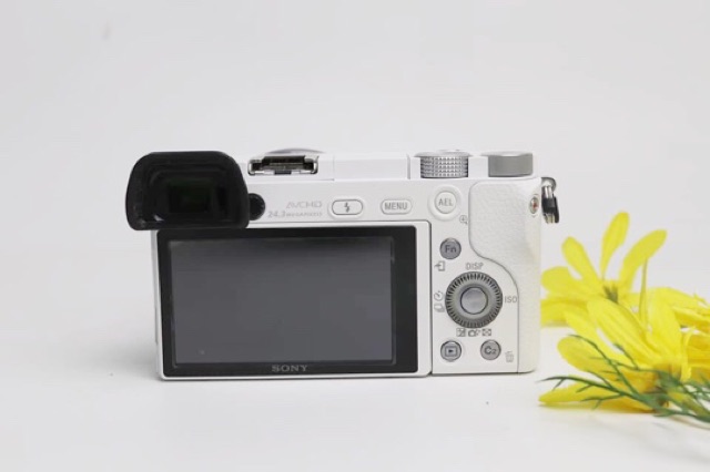 Máy ảnh Sony a6000 màu trắng | BigBuy360 - bigbuy360.vn
