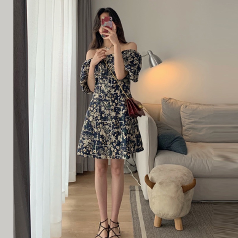 Đầm Tay Phồng Cổ Vuông Họa Tiết Hoa Phong Cách Retro Thời Trang