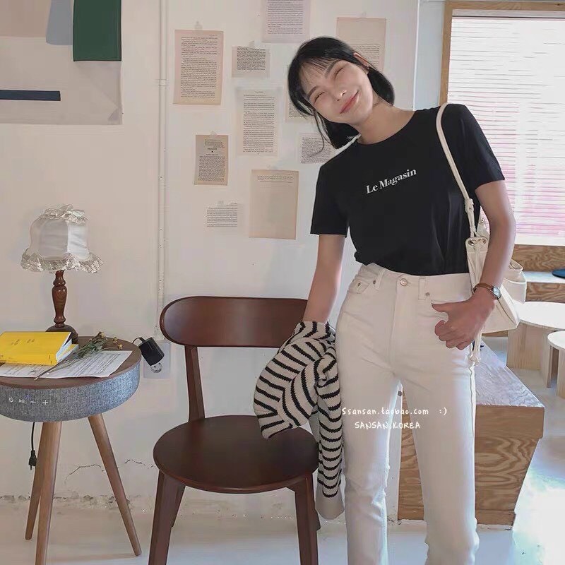 Set pull đen in chữ + quần kaki trắng