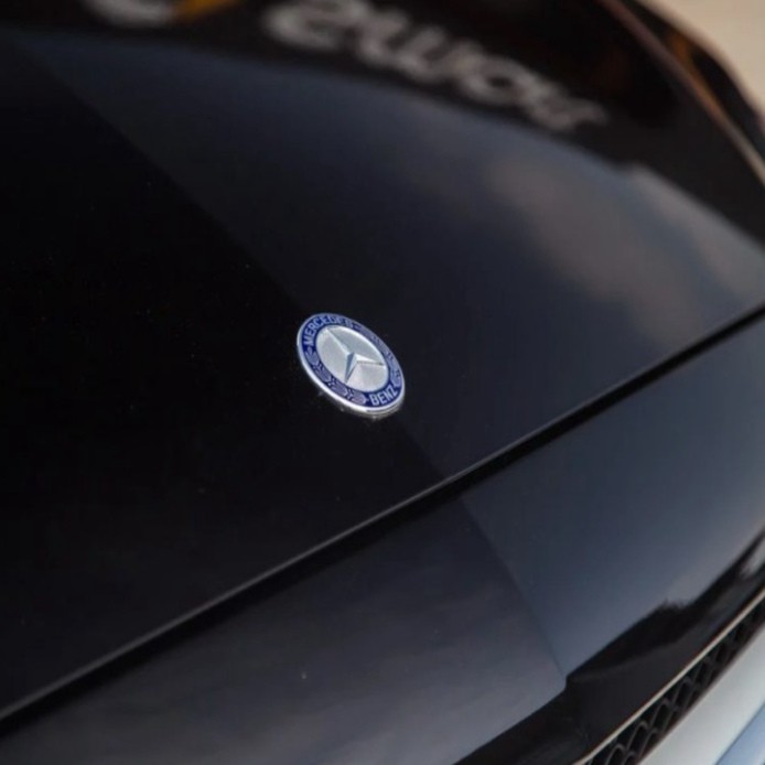 Sản Phẩm Logo nắp capo đầu xe ô tô Mercedes W204 .