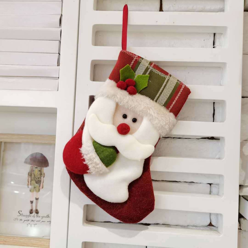 Vớ treo cây thông Noel trang trí xinh xắn