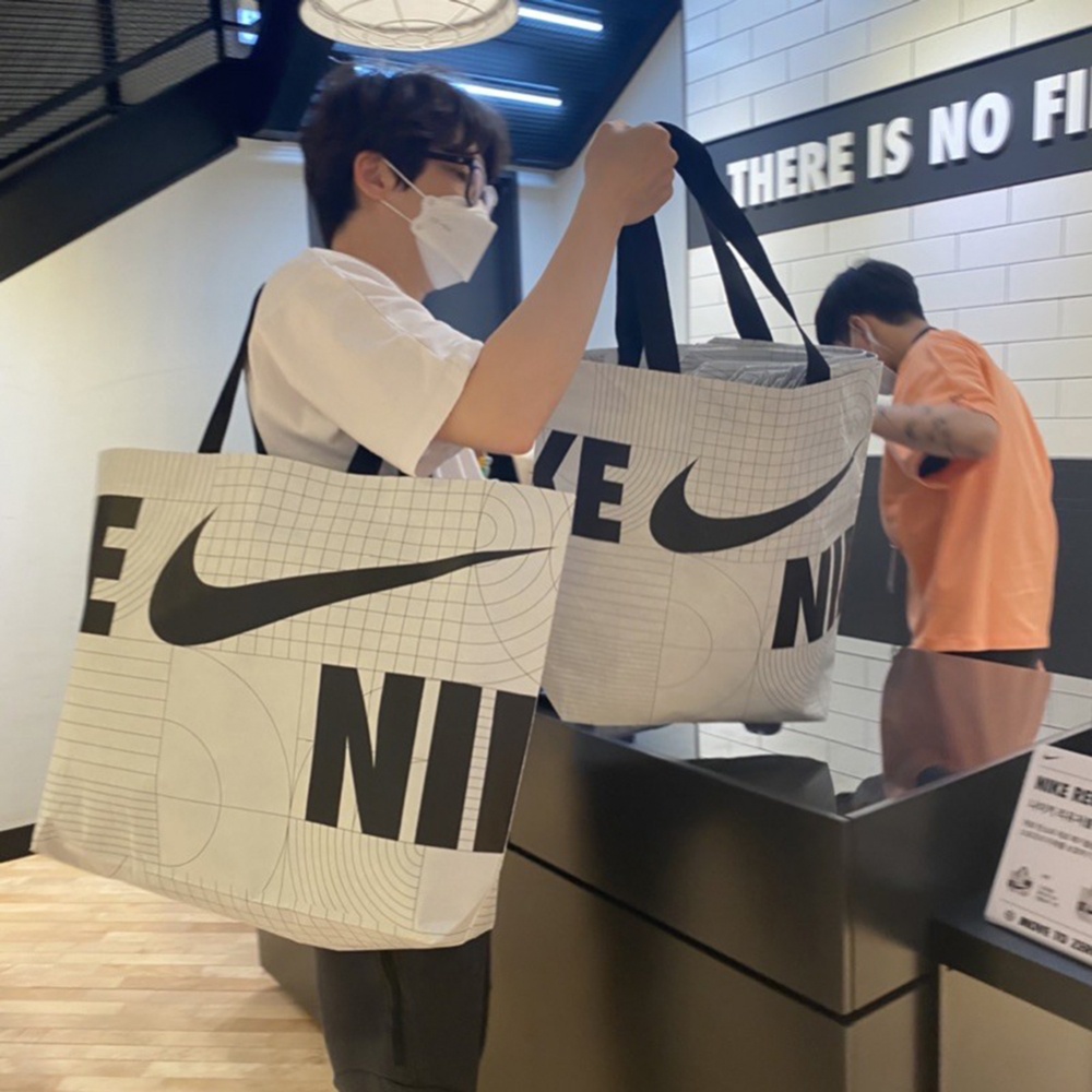 Túi Xách Du Lịch Bằng Nhựa pvc Cỡ Lớn In Logo nike Tiện Dụng