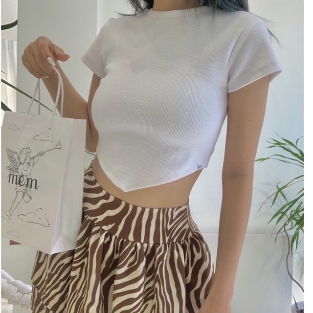 [Mã FAMARAL2 giảm 10K đơn 50K] [QUÀ TẶNG STICKER] Áo croptop tay ngắn vạt nhọn C01 chất vải thun gân bo rib