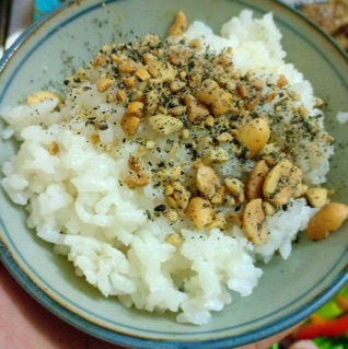 Muối Vừng truyền thống (Lạc đỏ và Vừng đen thơm nức)