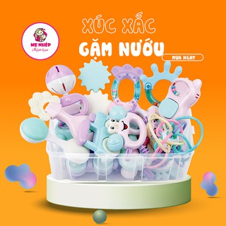 Xúc xắc gặm nướu cho bé được làm từ nhựa cao cấp tiệt trùng ở nhiệt độ cao có hộp đựng rất đẹp