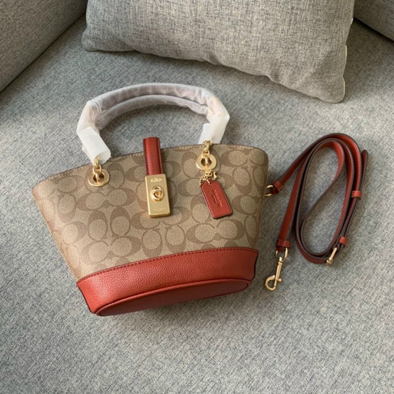 Túi Coach Lane Bucket