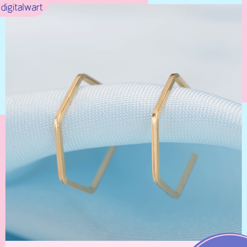 Khuyên tai làm bằng kim loại phong cách thời trang nữ