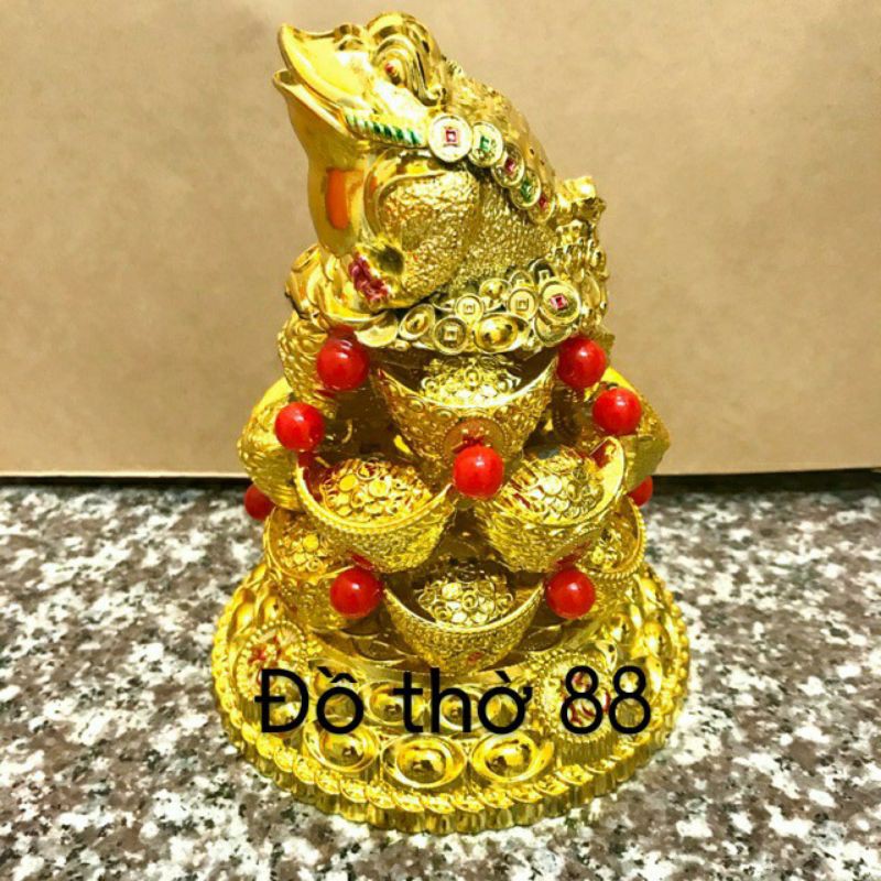 Tháp vàng 3 tầng ông cóc nhỏ