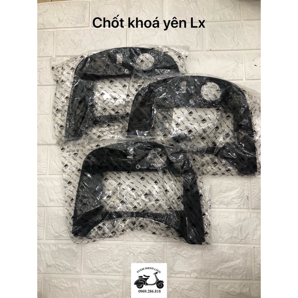 CHỐT KHOÁ YÊN VESPA LX