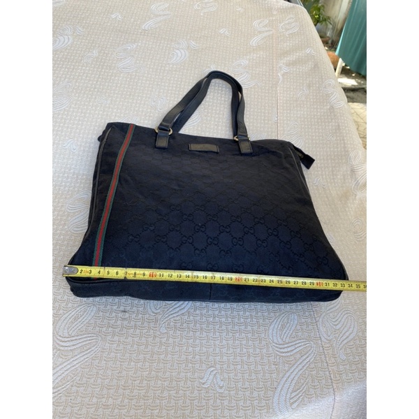 Túi chuẩn si. Túi qua sử dụng . Khách vui lòng xem hình nếu muốn biết thêm thông tin sản phẩm mời khách vô chat. Thanks.