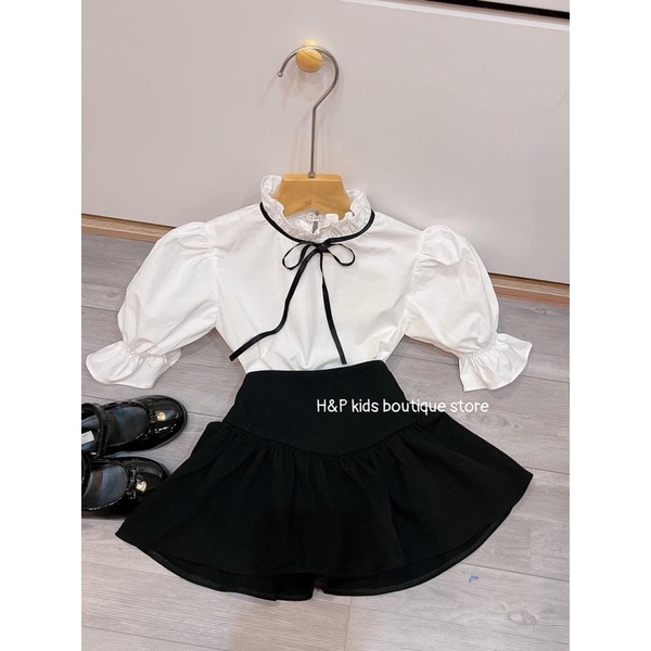 Xả Set áo sơ mi buộc dây kèm cv đen bé gái