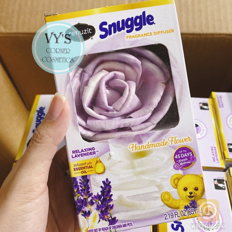 TINH DẦU THƠM PHÒNG SNUGGLE 65ML KÈM HOA