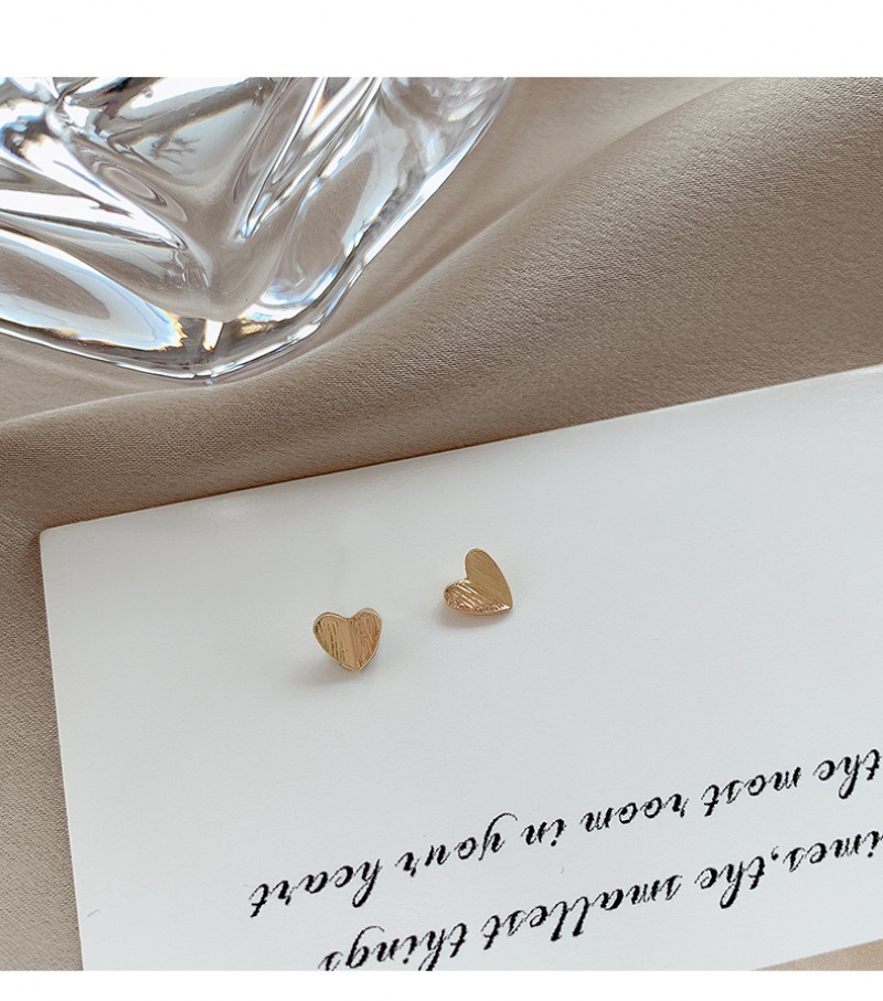 Khuyên tai nữ hình trái tim thời trang